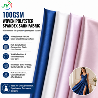 Tissu satiné respirant extensible en polyester et élasthanne 100 GSM, 66 couleurs en stock pour robes, vêtements de nuit et vêtements de sport