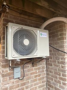 เครื่องปรับอากาศพลังงานแสงอาทิตย์แบบสมาร์ท WIFI ACDC 24000BTU พร้อมระบบควบคุมระยะไกลทรงพลัง สำหรับคลังสินค้า โรงงาน และพื้นที่ผลิต HF-ACDC24K/BTU - Product Image 5