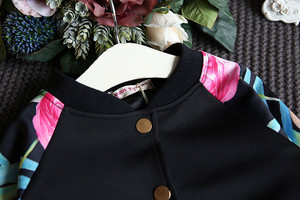 Venta al por Mayor en Línea de Abrigos para Niñas con Hermosos Estampados Florales, Moda Infantil - Product Image 4