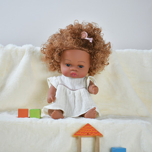 Muñeca de vinilo con cabello rizado, estilo explosivo, para vestir y jugar, regalo para niñas. - Product Image 6