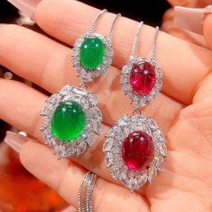 สร้อยคอจี้หยกเทียมสีเขียวทรงรีขนาด 10*12 มม. ทำจากทองแดงรักษ์โลก สไตล์วินเทจ เรียบหรู เหมาะสำหรับสวมใส่ในชีวิตประจำวัน - Product Image 2