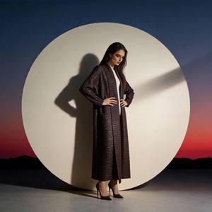 Abaya de Poliéster con Estampado Plisado Personalizado de Lujo para Mujeres Musulmanas, con Tela de Alta Calidad y Diseño Elegante - Product Image 3