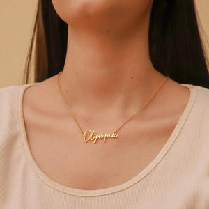 Produttore di Gioielli OEM/ODM Tendenza 2025 - Collana Personalizzata con Rivestimento PVD e Logo/<span class=keywords><strong>Nome</strong></span> Inciso - Product Image 2