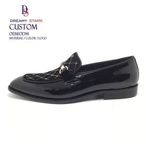 Zapatos de Hombre con Diseño Personalizado Dreamy Strark, Mocasines de Lujo Cómodos, Zapatos de Vestir con Detalles Metálicos Dorados, de Cuero, Ligeros, para Oficina, Otoño - Product Image 3