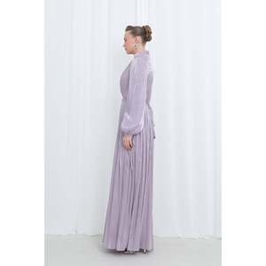 Robe de soirée longue plissée en satin lilas pour femme Puane - Robe Abaya élégante de longueur complète pour les occasions spéciales - Product Image 2