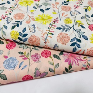 Tissu en coton personnalisé imprimé écologiquement avec des motifs floraux de lapins pour les vêtements des filles, des enfants et des bébés - Culottes, robes, jupes, chemisiers, sacs, rideaux - Product Image 3