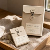 Boîte en papier kraft en forme d'enveloppe personnalisée avec fermeture à bouton et cordon pour carte postale, photo, vœux, emballage cadeau