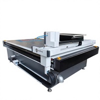 Machine de découpe automatique CNC YuChon pour tapis de voiture avec précision de 0,1 mm