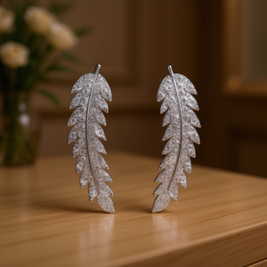 Orecchini a Perno E123 in Foglia d'Oro Bianco con Cristalli e Strass, Design Classico per Uso Quotidiano Femminile - Product Image 2