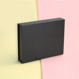 Caja de Regalo de Cartón Negra Personalizada en Forma de Libro, Cierre Magnético, Papel Rígido, Impresión UV, Grabado en Relieve, Diferentes Tamaños y Pesos - Product Image 5