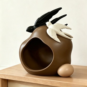 Sculpture en résine artisanale BZY, nid d'<span class=keywords><strong>oiseau</strong></span> abstrait, finition mate, hirondelles, décoration de bureau à domicile, vente en gros B2B, directement de l'usine - Product Image 1