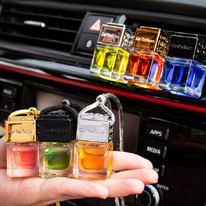 Colgante de Perfume decorativo para coche de lujo, botella de vidrio de larga duración, ambientador líquido para coche, colgante de Perfume para coche - Product Image 1