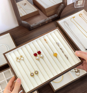 Nouveau haut <span class=keywords><strong>de</strong></span> gamme lumière luxe noyer bois Grain anneau boucles d'oreilles collier Bracelet bijoux affichage <span class=keywords><strong>plateau</strong></span> <span class=keywords><strong>de</strong></span> rangement - Product Image 1