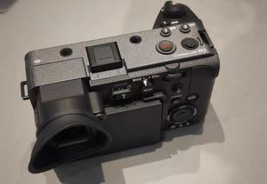 Caméra cinéma plein format Sony ILME FX2 d'occasion, 33MP, stabilisation 5 axes, vidéo 4K, bon état, prête à être expédiée - Product Image 6