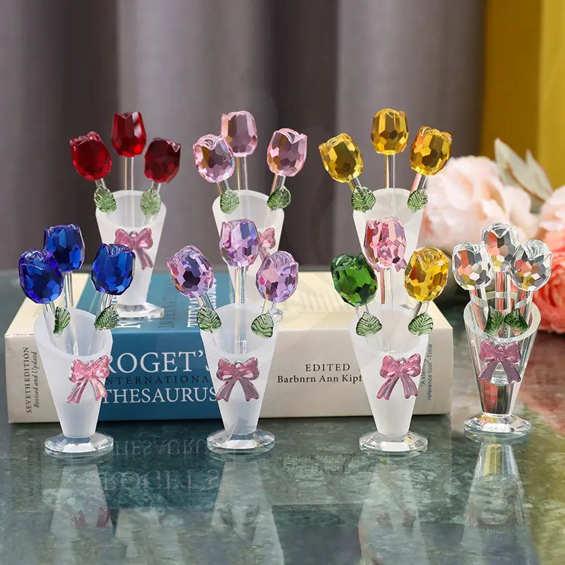 ダッツクリスタル花瓶3つの小さなバラの装飾品ガラスの燭台の花の卓上結婚式