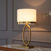 Lampe de table en travertin modèle PM, design moderne et luxueux, lampe de chevet pour salon et chambre à coucher, corps doré, abat-jour en forme de dôme
