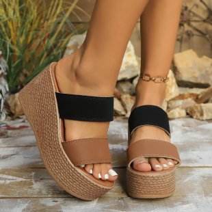 สีน้ำตาล