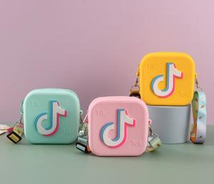 Mini bolso cruzado con patrón de dibujos animados <span class=keywords><strong>Tik</strong></span> <span class=keywords><strong>Tok</strong></span> para chicas, monedero cuadrado de silicona - Product Image 3