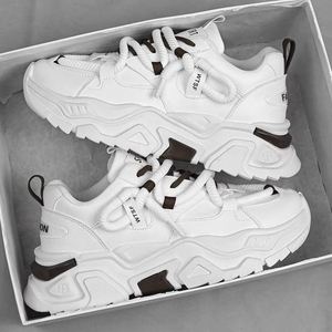 รองเท้าผ้าใบผู้ชายสไตล์เรโทรสปอร์ต ลำลอง แฟชั่นใหม่สำหรับฤดูร้อน สวมใส่สบาย พื้นรองเท้า TPR กันลื่น  หน้าผ้าตาข่ายหลากสี  ปิดซิป - Product Image 1