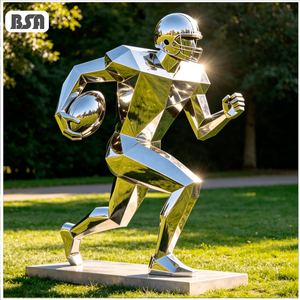 Sculpture abstraite géométrique de joueur de football américain en acier inoxydable poli miroir BSA 304, Art sportif en métal pour parc public - Product Image 1