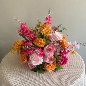 Décoration de fête en plein air, arrangements de fleurs rose vif, bouquet de fleurs artificielles, centre de table, guirlande de fleurs orange, arche de toile de fond - Product Image 6