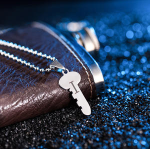 Großhandel Verlobungs- und Hochzeitsgeschenk Modische Halskette Schmuck Silber Edelstahl Ich Liebe Dich Herzschloss-Schlüssel-Anhänger für Paare - Product Image 5