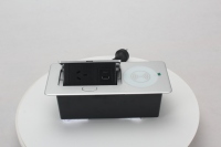 Prise escamotable en alliage d'aluminium 1 prise USB-A 1 Type-C avec charge sans fil 15W