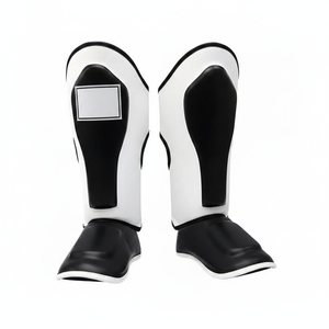 Eagle View Protège-tibias de Muay Thai et Kickboxing avec protection intégrale du cou-de-pied élastique en PU pour l'entraînement de Boxeo et le maintien au chaud des jambes - Product Image 2