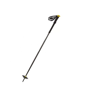 Bâtons <span class=keywords><strong>de</strong></span> <span class=keywords><strong>ski</strong></span> <span class=keywords><strong>de</strong></span> fond en fibre <span class=keywords><strong>de</strong></span> <span class=keywords><strong>carbone</strong></span> multicolores personnalisables avec poignée en caoutchouc - Légers et durables pour les sports d'hiver - Product Image 1