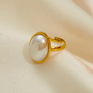 طقم مجوهرات جديد مقاوم للماء مطلي بالذهب عيار 18 قيراط من الفولاذ المقاوم للصدأ مع قلادة لؤلؤ وأقراط وخاتم - Product Image 6