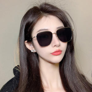 Lunettes de soleil Gm unisexes, monture en métal, verres PC, type polarisé UV400, pare-soleil de type 3, couleur rose, design tendance - Product Image 3