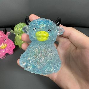 Giocattolo Antistress a Forma di Toro in Maltosio con Glitter, Giocattolo Morbido a Lenta Risposta, Regalo Promozionale per Bambini - Product Image 4