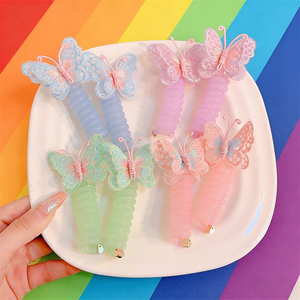 Élastique à <span class=keywords><strong>cheveux</strong></span> en résine plastique avec broderie papillon bouclé pour queues de cheval et tresses - Haute élasticité et durable 7CM - Product Image 3