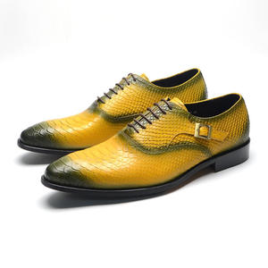 Zapatos Oxford Clásicos con Estampado de Serpiente para Hombre - Calzado de Negocios Cómodo con Función de Aumento de Altura - Product Image 1