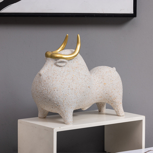 Hiện Đại Tối Giản Trang Trí Nội Thất Bò Nhựa Bức Tượng Trang Trí Động Vật Bức Tượng Phụ Kiện Văn Phòng Quà Tặng Đồ Nội Thất Nhựa Thủ Công Mỹ Nghệ - Product Image 1