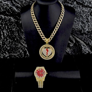Reloj SL68 con Esfera Roja y Colgante de Corazón con Pedrería, Estilo Hip-Hop Europeo Americano, Conjunto de Joyería Unisex de Moda PD3105 - Product Image 2