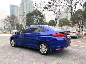 <span class=keywords><strong>ฮ</strong></span><span class=keywords><strong>อน</strong></span><span class=keywords><strong>ด้า</strong></span> <span class=keywords><strong>ซิตี้</strong></span> 1.5 ลิตร CVT รุ่นสปอร์ต ปี <span class=keywords><strong>2019</strong></span> |   รถเก๋งขับเคลื่<span class=keywords><strong>อน</strong></span><span class=keywords><strong>ล้อ</strong></span>หน้า |   เบาะผ้า 124 แรงม้า พวงมาลัยซ้าย มีสินค้าในสต็อ<span class=keywords><strong>ก</strong></span> - Product Image 6