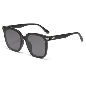 Lunettes de soleil carrées Dl-28226 pour femmes, monture noire en métal, protection UV400, verres TAC, pare-soleil de classe 2 - Product Image 5