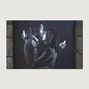 Lienzo Impreso: Amantes de Banksy con Teléfonos - Impresión Artística Moderna en Vidrio Templado, Lienzo Enrollado - Product Image 2