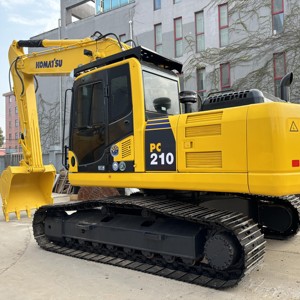 Komatsu PC210 d'occasion de qualité, peinture d'origine, composants principaux intactes, haute efficacité, excellent rapport qualité-prix, livraison mondiale prise en charge - Product Image 1