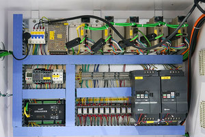 Máquina de Corte de Granito CNC de Alta Precisión con Pulido de Bordes, Motor de 15kw, Grosor de 80mm, Venta Directa - Product Image 5