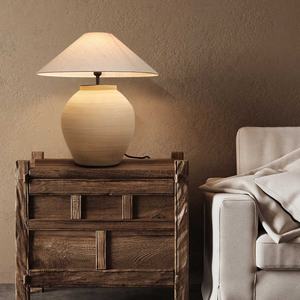 Nuovo arrivo lampada da tavolo in ceramica retrò di grandi dimensioni con paralume in tessuto camera da letto casa comodino vecchia lampada da scrivania - Product Image 3