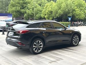 SUV 4x4 tout-terrain <span class=keywords><strong>Mazda</strong></span> <span class=keywords><strong>CX</strong></span>-4 2.5L AWD Skyactiv <span class=keywords><strong>2018</strong></span> à haute traction pour les routes enneigées de l'Asie centrale - Product Image 4