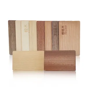 कस्टम बांस या लकड़ी उत्कीर्ण व्यापार कार्ड रंग मुद्रित आरएफआईडी लकड़ी निमंत्रण कार्ड
