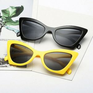 Lunettes de soleil œil de chat rétro vintage mignonnes et sexy 2020, monture rouge, jaune, noire, protection UV400 pour femmes - Product Image 3