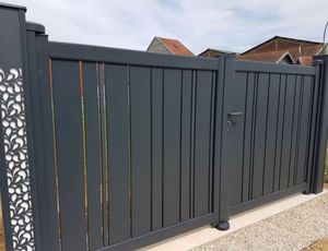 Modèle d'ouverture automatique découpé au <span class=keywords><strong>laser</strong></span> de porte de clôture de jardin en aluminium coulissante de cour pour des villas - Product Image 5