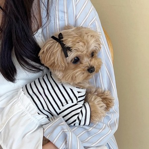 Robe T-shirt rayée pour animaux de compagnie de la même série avec jupe à volants et col à nœud pour chiens et chats - Product Image 3