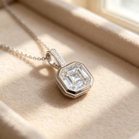 Collier pendentif élégant pour soirée, avec zircon octogonal brillant à taille étagée, pavé, design à passant, sur chaîne à maillons en cuivre tendance