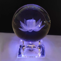 Boule de cristal personnalisée avec carte du monde gravée en 3D, base lumineuse LED bleue, globe sphérique en verre K9 pour souvenir, cadeau, décoration de la maison