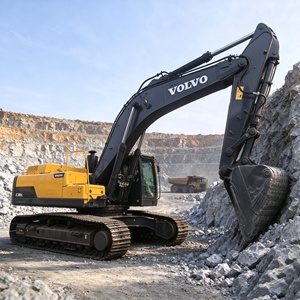 Excavadora hidráulica de cadenas Volvo EC380DL usada en oferta, excavadora de servicio pesado de 38 toneladas con motor, caja de cambios y engranajes en venta - Product Image 1